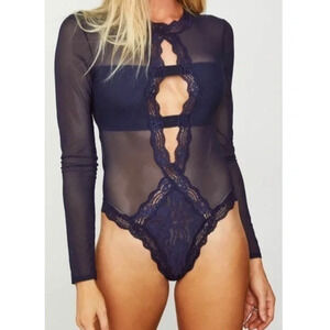 Free people We are HAH Revolve 1 Up Bodysuit LARGE Navy Lace Long Sleeve